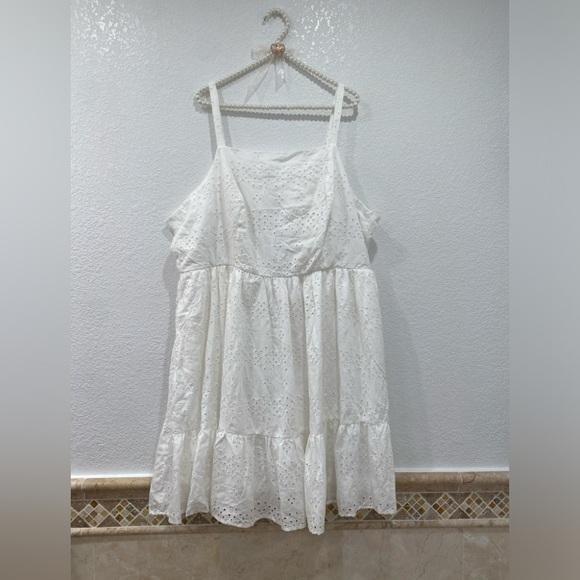 Torrid High-Neck Eyelet Mini Dress white size 2 -2X (18-20) NWT - Picture 4 of 8